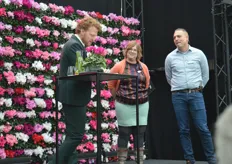 An important part of the program was dedicated to the different employees. Pepijn called out several, such as Dinja Lankhorst and Huub van Oorsprong, both area managers within the company.